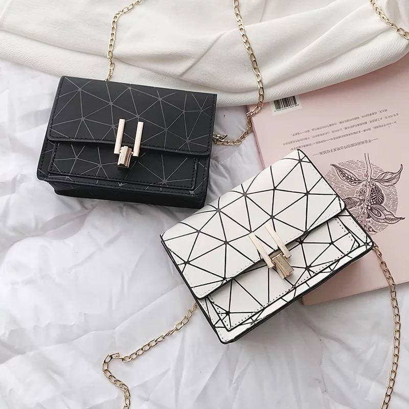 ZYB002 Chic White Purse with Bold Black Geometric Design