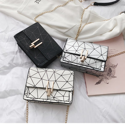 ZYB002 Chic White Purse with Bold Black Geometric Design