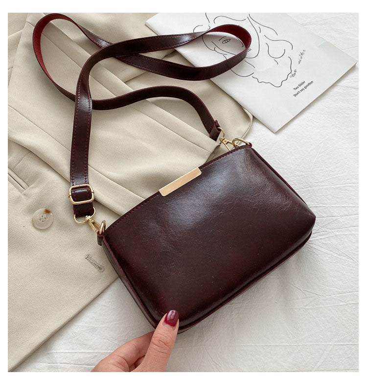 ZYB029 Sleek and Sophisticated: Shoulder Bag