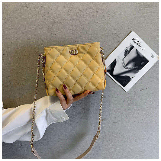 ZYB032 Quilted Chain Shoulder Bag - Timeless Elegance