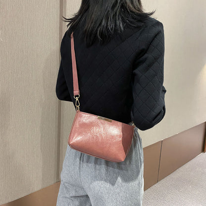 ZYB029 Sleek and Sophisticated: Shoulder Bag