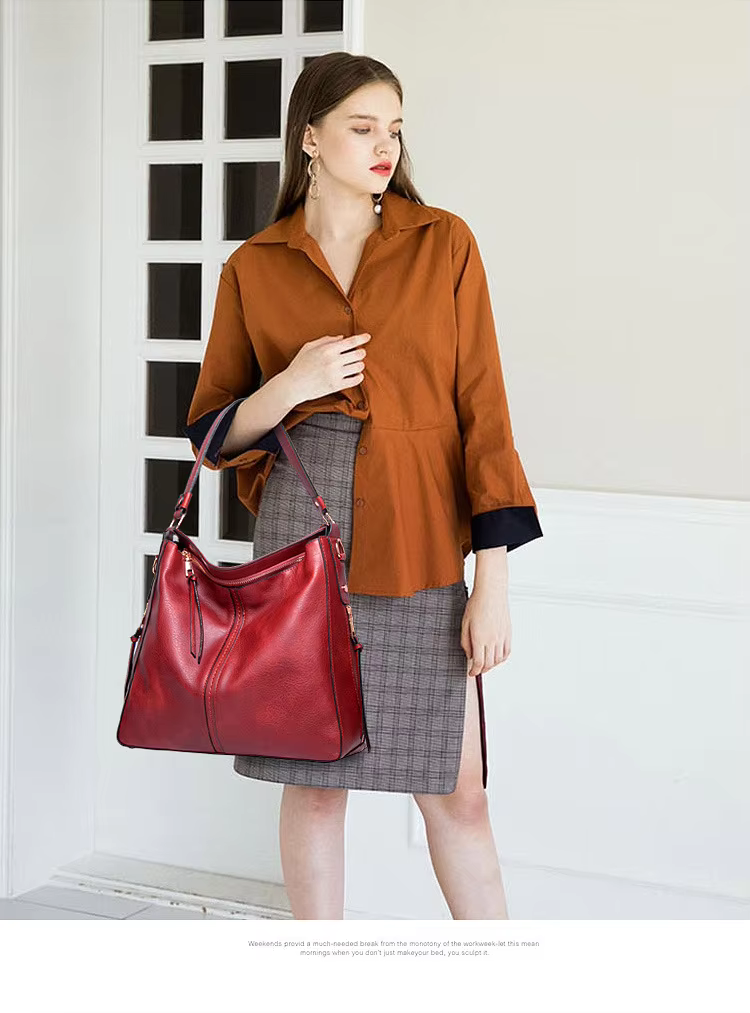 ZYB033 Sleek and Sophisticated: Everyday Hobo Bag