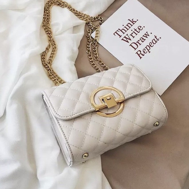 ZYB052 Timeless Elegance: Quilted Chain Shoulder Bag