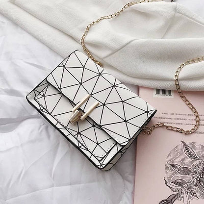 ZYB002 Chic White Purse with Bold Black Geometric Design