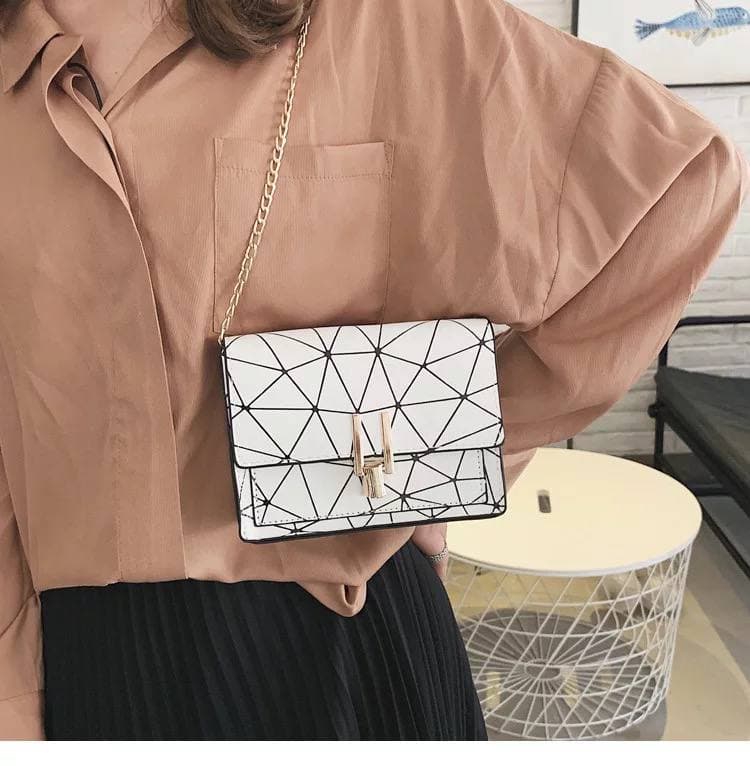 ZYB002 Chic White Purse with Bold Black Geometric Design