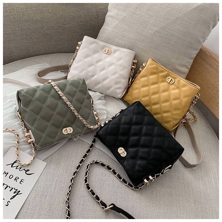 ZYB032 Quilted Chain Shoulder Bag - Timeless Elegance