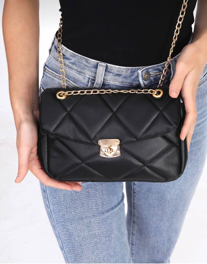 ZYB038 Chic and Compact: Mini Chain Shoulder Bag